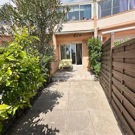 T3 Provençal Avec Parking Et Animaux Admis, à 700m De La - Fr-1-799-54 Appartement *